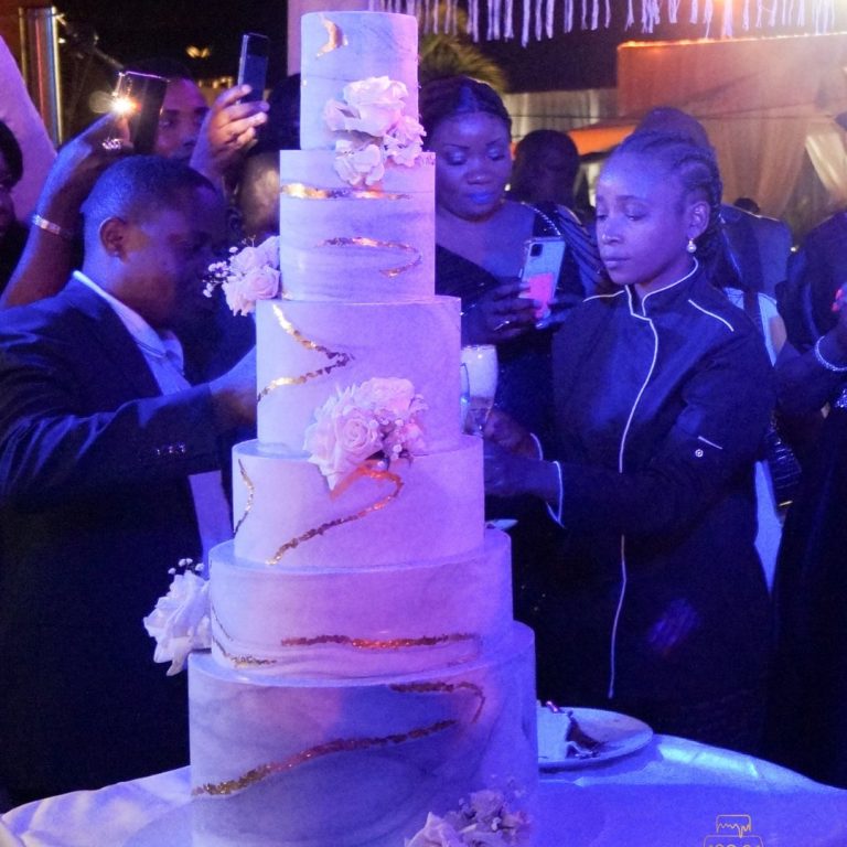 formation wedding cake cake entrepreneur